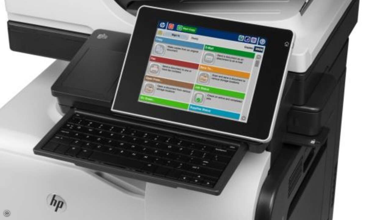 HP LaserJet Enterprise flow MFP M575c mit Tastatur und Touchscreen. © HP