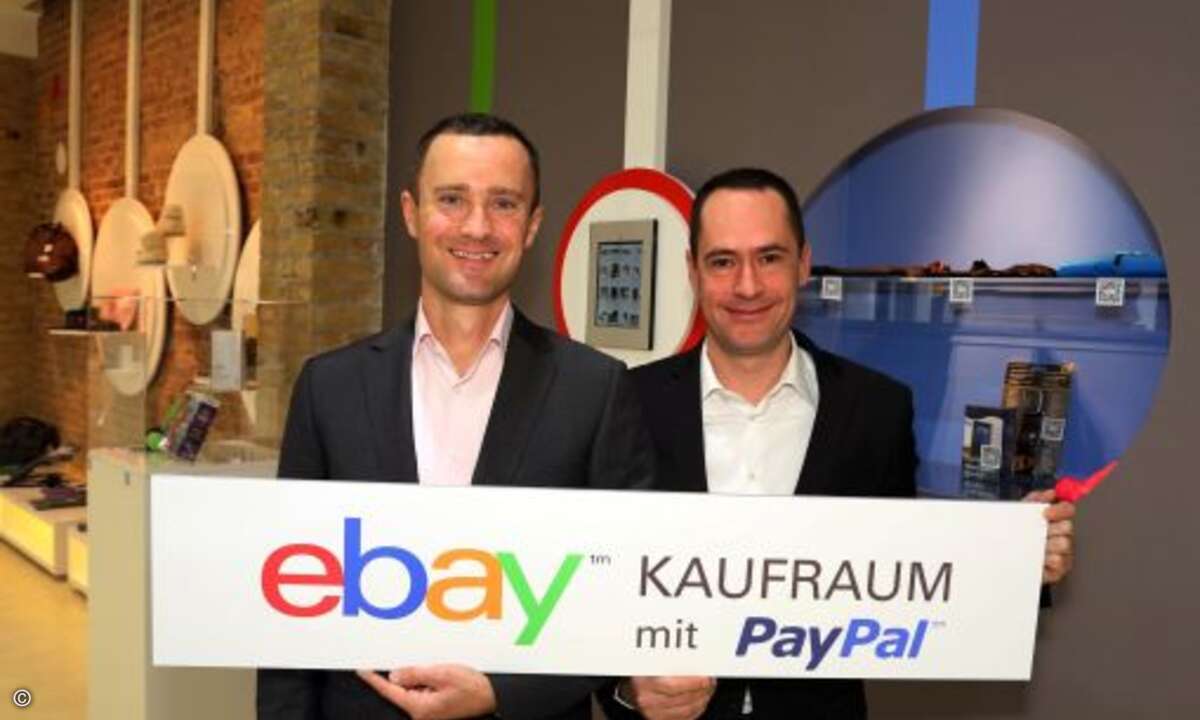 Ebay-Geschäftsführer Martin Tschopp und Pay Pal-Deutschlandchef Arnulf Keese im neuen Berliner Laden: »Unsere Einkaufsgewohnheiten werden sich stark verändern« © Ebay