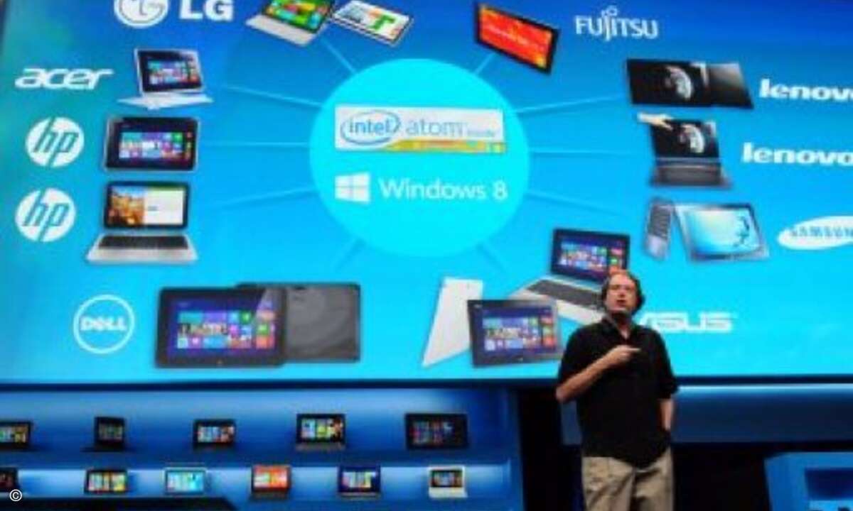Mike Bell, Vice President von Intels mobile and Communications Group, präsentiert das wachsende Ökosystem der Intel-basierten Tablets und Convertibles (Bild: Intel)
