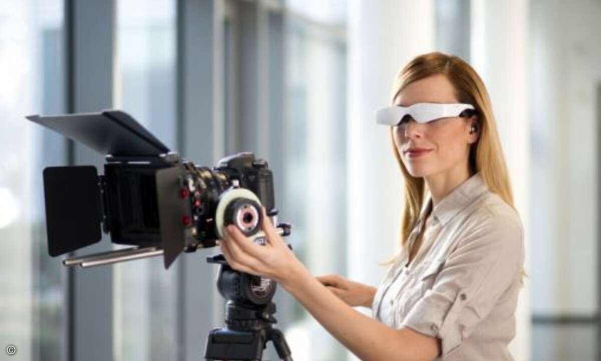 Für jeden professionellen Fotografen ist die Einstellung der Bildschärfe für die Qualität des Bildes ausschlaggebend. Mit der »Cinemizer OLED Multimedia-Brille« angeschlossen an einer DSLR-Kamera kann ein Fotograf egal bei welchen Lichtverhältnissen