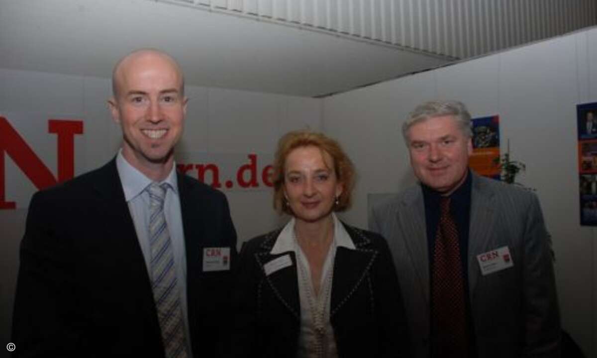 Matthäus Hose, Publisher ITK WEKA Fachmedien, Martina Lübon, Deutsche Messe, mit CRN-Chefredakteur Martin Fryba (von links, Bild: CRN)