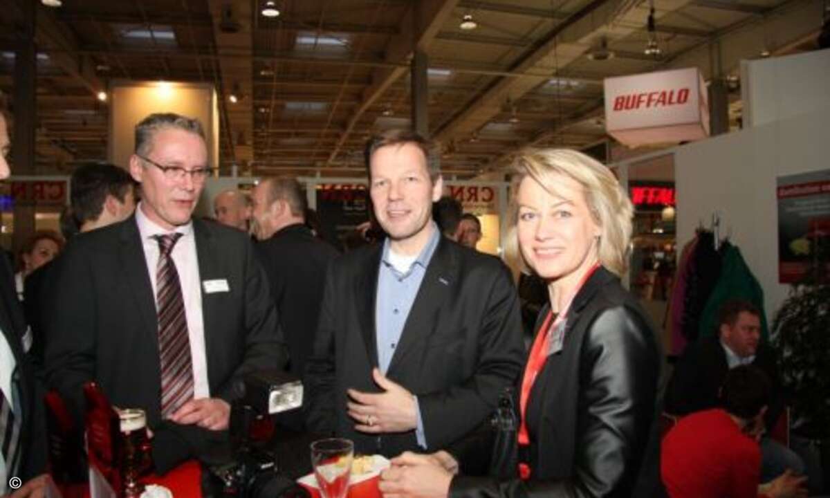 Stefan Tiefenthal, MMD (links), Wolfgang Janhsen, TechData, und Michaela Wurm, CRN (Bild: CRN)