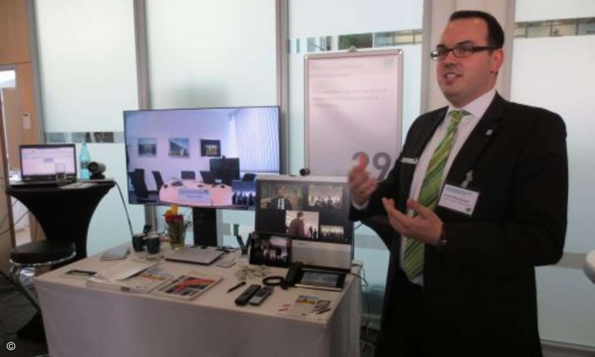 Video Conferencing ist die Sprache der Zukunft. Vom teuren Raumsystem über arbeitsplatzbasierende Desktop-Lösungen bis zu Videokonferenzen über mobile Clients konnten Besucher das komplette Spektrum testen
