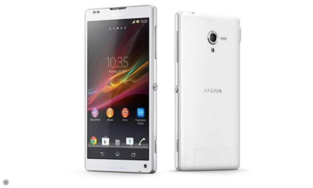 Sony Xperia ZL: Okay, das Xperia ZL ist nicht ganz so schick, optisch nicht ganz so markant und durchgestylt wie das Xperia Z. Doch wer an der Optik des ZL mehr Gefallen findet und nicht unbedingt ein wasserdichtes Handy braucht, kann auch zum ZL gre