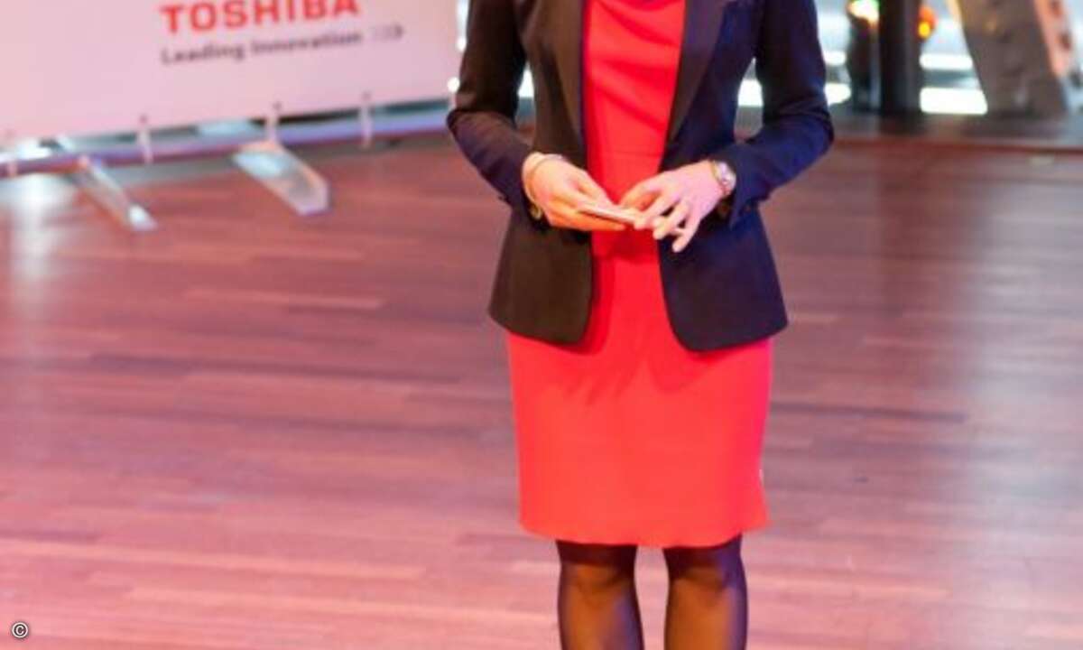 Nachrichten-Lady Judith Rakers
moderierte die Toshiba World (Bild:Toshiba)
