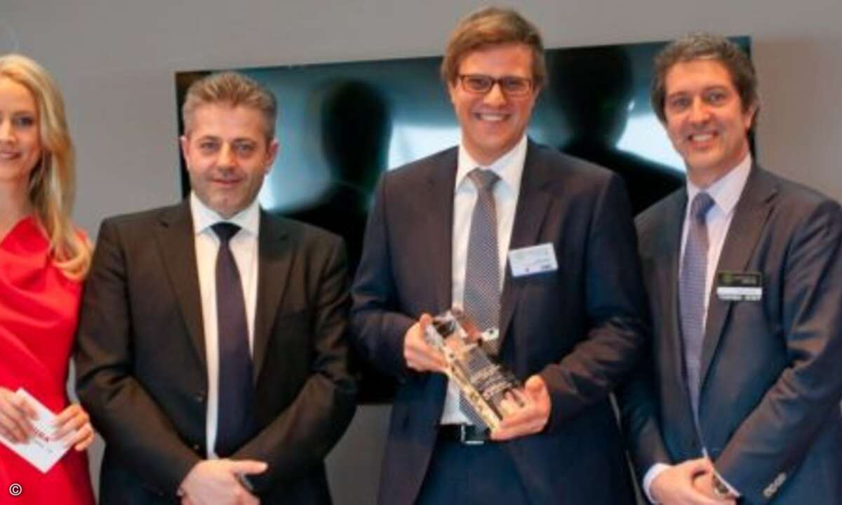 Judith Rakers, Hannes Schipany, Toshiba, Felix Heller, Bechtle, und Dirk Thomaere (Bild: Toshiba)
