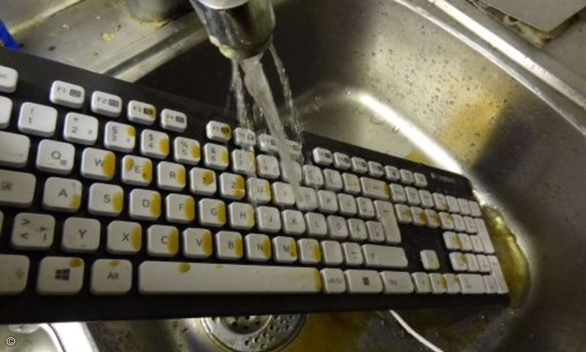 Phase 2: So ist es gedacht: Ein bisschen Wasser... (Bild: Lars Bube)