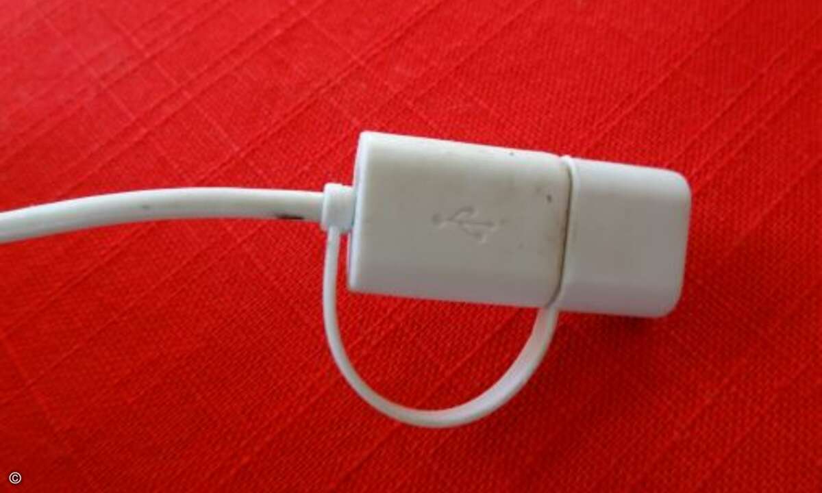 Einzig die USB-Schutzkappe sieht inzwischen ein wenig mitgenommen aus. (Bild: Lars Bube)