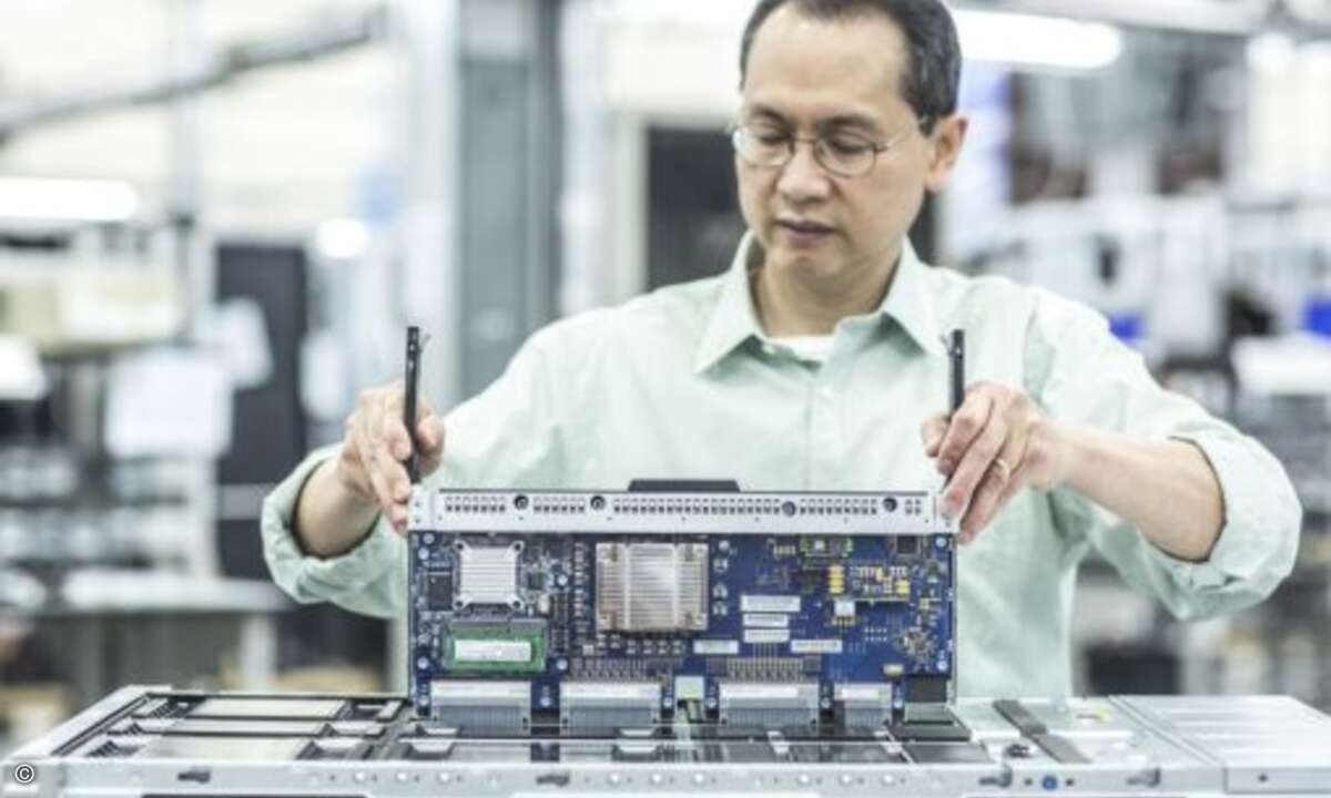 HPs erstes Moonshot-System besteht aus dem »HP Moonshot-1500- Chassis« und »HP ProLiant-Moonshot«-Servern (Bild: HP)