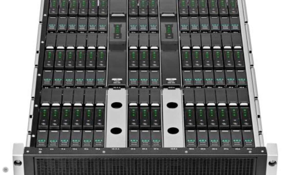 Pro Chassis lassen sich damit bis zu 180 Server unterbringen, die für spezifische Anwendungen konfiguriert werden können (Bild: HP)