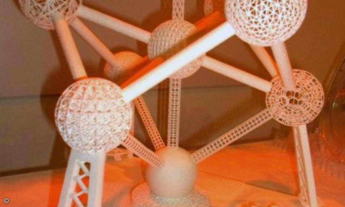 Das Modell des Atomiums, dass anlässlich der Expo 1954 in Brüssel errichtet wurde, als kleines Modell aus Kunststoff (Bild: CRN)