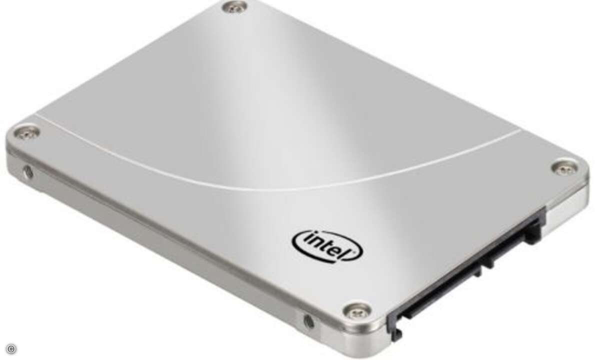 Intel Solid State Drive 520
Schnittstelle: SATA 6Gb/s
Formfaktor: 2,5 Zoll
Verfügbare Kapazitäten: 60, 120, 180, 240 und 480 GByte Garantie: Fünf Jahre (Foto: Intel)