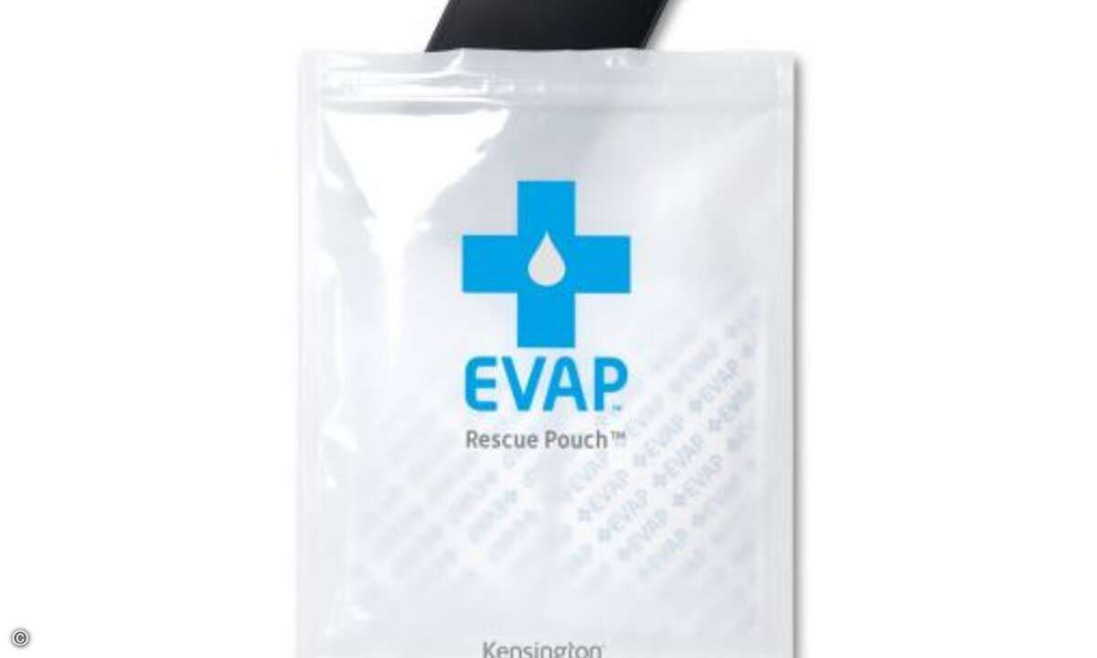 Der »EVAP Rescue Pouch«-Beutel entfernt Feuchtigkeit sicher aus nass gewordenen Mobilgeräten (Foto: Kensington)