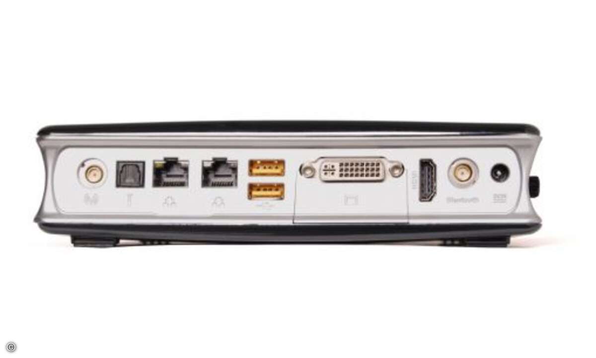Auf der Rückseite der Zbox sind neben den USB-2.0 Anschlüssen auch die Antennen für Bluetooth und WLAN untergebracht, sowie HDMI- und DVI-Port und Dual-Gigabit-LAN © Zotac