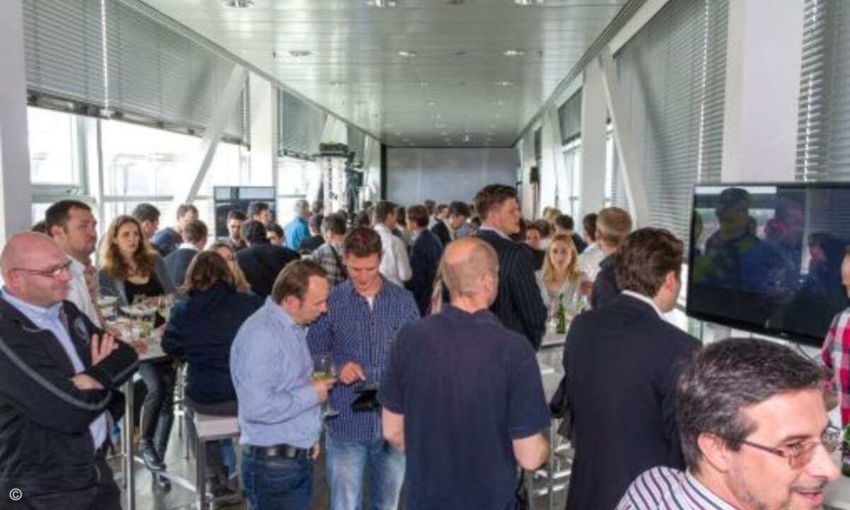 In der Skylounge der Telekom wird es eng