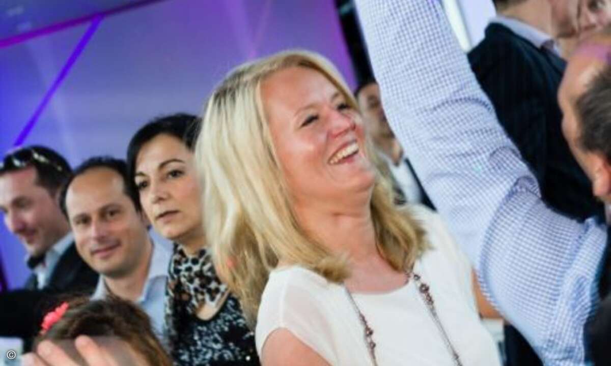 Die Gäste sind in Partystimmung