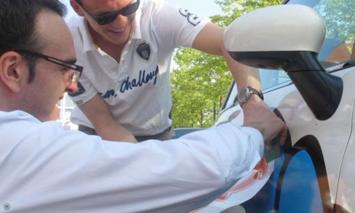Das Bekleben der Autos war zwar anstrengend, ...