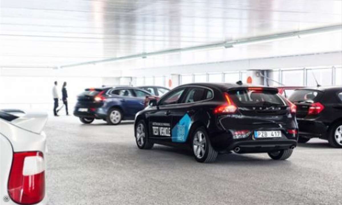 Nie wieder selbst einen Parkplatz suchen, diese Idee wird vielleicht schon bald Realität (Foto: Volvo