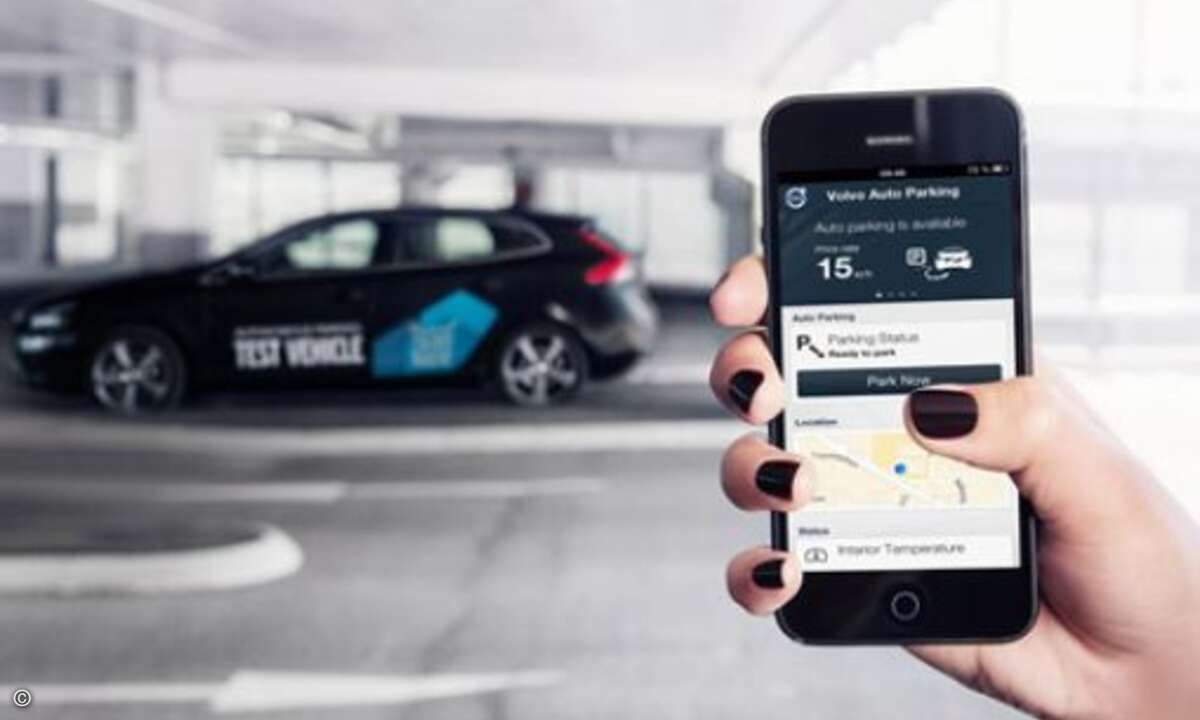Via Smartphone-App schickt der Fahrer sein Auto los (Foto: Volvo).