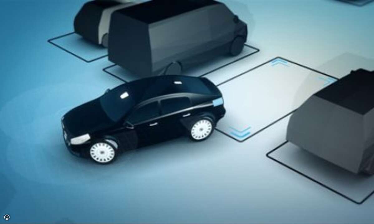 Das Fahrzeug parkt automatisch ein und kehrt auf Wunsch sogar später zum Fahrer zurück (Foto: Volvo).