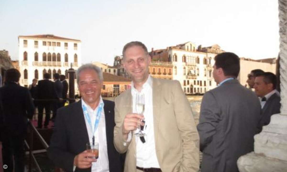 Auch Karl Heinz-Augustin von Bechtle und NetApp-Channelchef Dieter Schmitt amüsieren sich