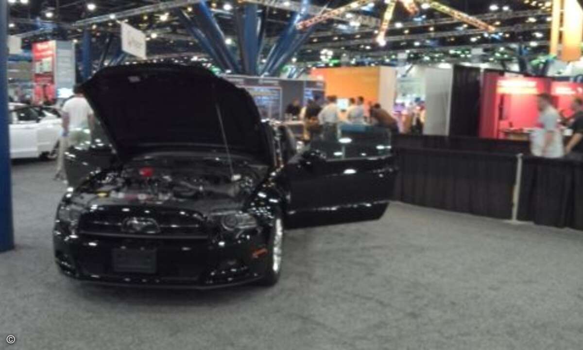 Und auch der neueste (Ford) Mustang, eine amerikanische Autoikone, steckt voller rafinierter Technik und ist auf der WPC mit von der Partie. Ausritt mit 400 PS und Internetanschluß sozusagen. (Bild: CRN)
