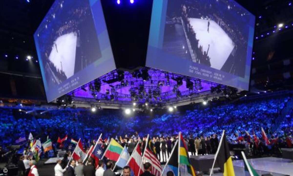 Zuerst werden die nationalen und internationalen Partner des Jahres... (Bild: CRN)