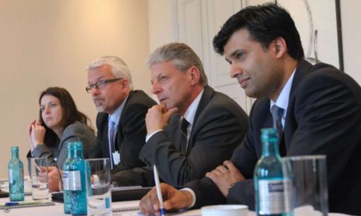 Die Dell-Führungsriege mit Dell Deutschland Geschäftsführerin Barbara Wittmann, Klaus Rumsauer, General Manager Large Institutions, Channel Director Karl-Heinz Warum und Sanjay Tyagi General Manager Consumer, Small and Medium Enterprises (von links)