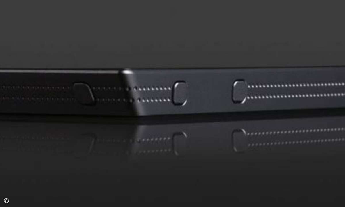 Das Gehäuse des Edge besteht aus graviertem amorphem Metall. Die steilen Kanten verleihen dem Handy einen unverwechselbaren Look. Beim Akku vertraut man der Silizium-Anoden-Technologie. Damit soll mehr Kapazität bei den gleichen Abmessungen ermöglich