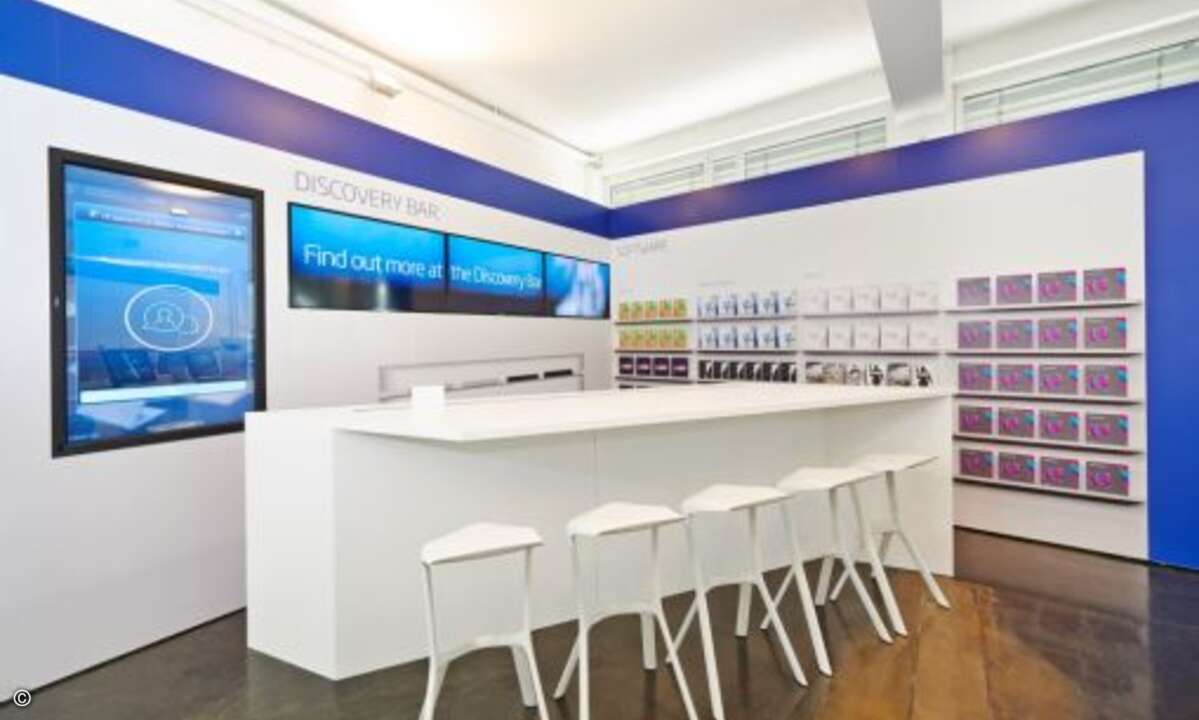 Die Discovery Bar bietet Platz für erste Praxistests einzelner Geräte. Auch Produktschulungen sind hier möglich (Bild: Intel)