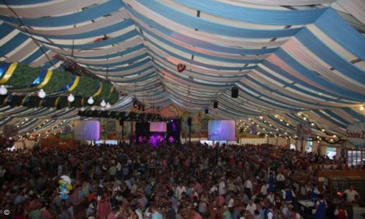 Distributor Also lud seine Geschäftspartner wieder auf das Volksfest Straubing ein (Bild: CRN)