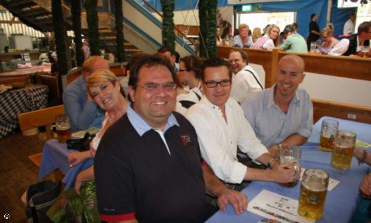 Michael Schickram von Schickram & Feller, Marc Adelberg (CRN) und Matthäus Hose, Publisher ITK WEKA FACHMEDIEN (Bild: CRN)