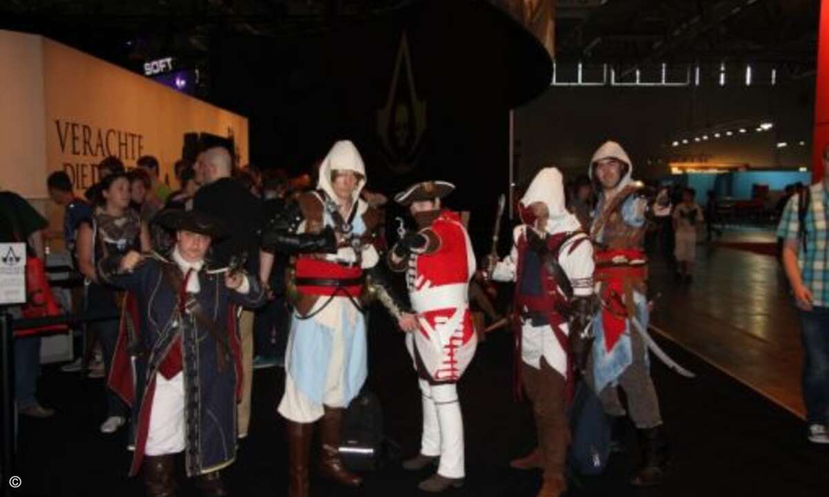 ...und kreative Besucher in aufwändigen Kostümen, die wie in diesem Fall durch das Spiel »Assassin`s Creed 3« inspiriert wurden. (Bild: CRN)