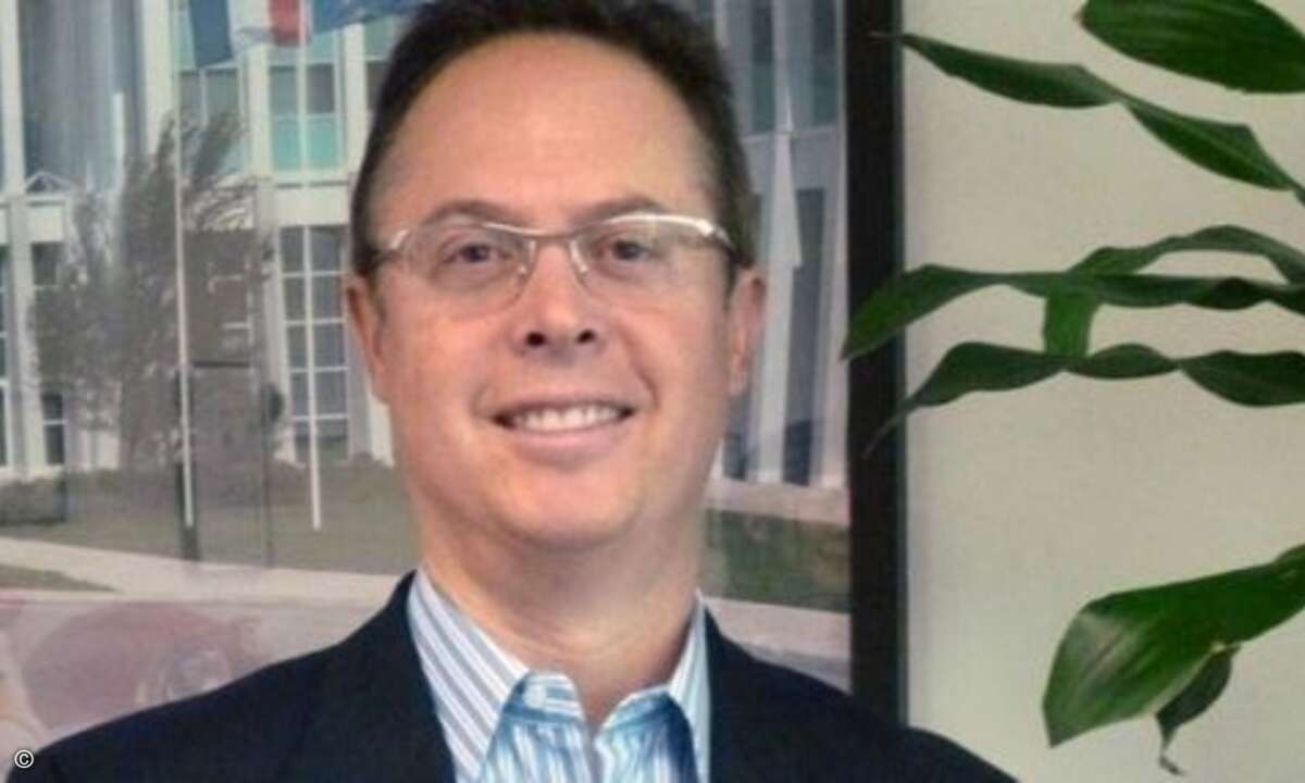 Steven Laub konnte bei Atmel 6,21 Mio. Dollar mit nach Hause bringen. Das ist eine ordentliche Gehaltsteigerung, denn vor zwei Jahren lag er noch bei 4,06 Mio. Laub ist seit 2006 als CEO für Atmel tätig. Ob das Gehalt weiter steigt ist fraglich, denn
