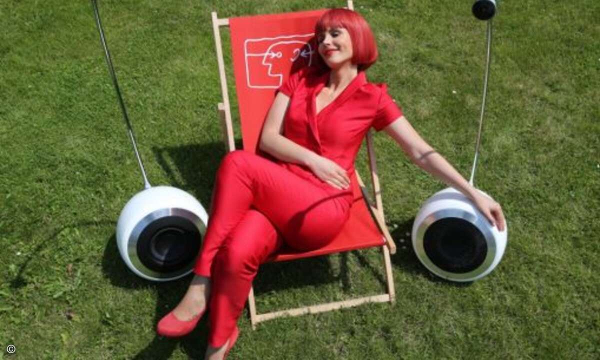 Miss IFA präsentiert Philips Fidelio (Bild: IFA)