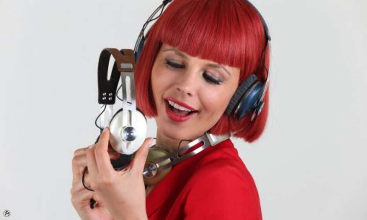 Miss IFA zeigt die IFA-Stars von Sennheiser (Bild: IFA)