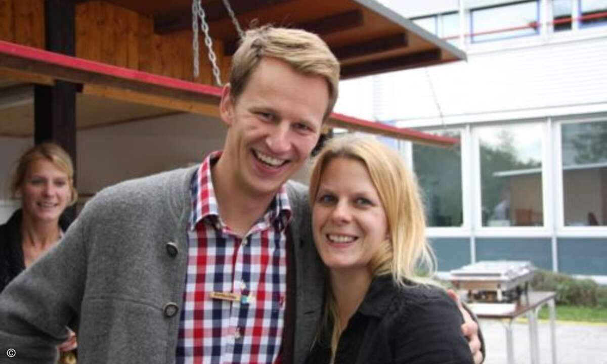 Eric Weis (Funkschau) und Natascha Schönemann (CRN) lächelten in die Kamera (Bild: CRN)
