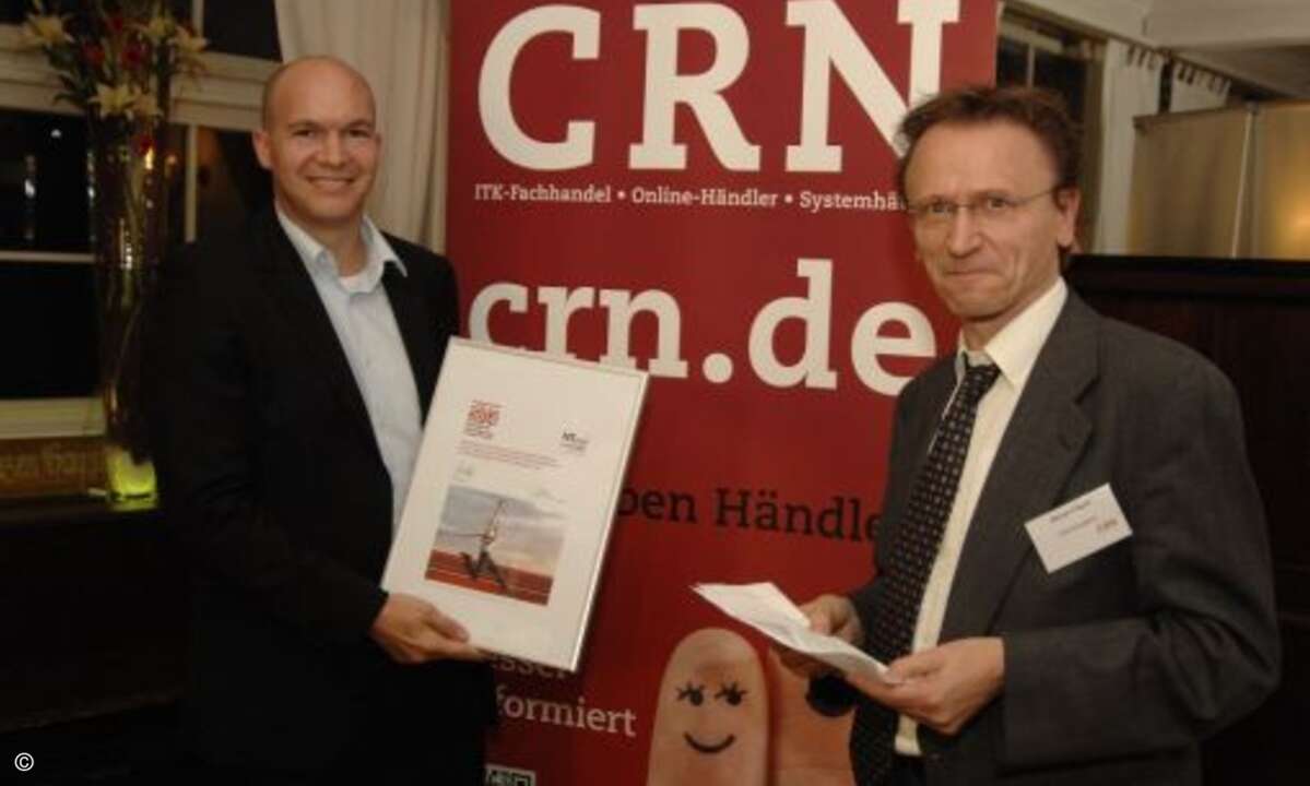 Also-Geschäftsführer Stefan Klinglmair mit CRN-Redakteur Dr. Werner Fritsch (Bild: CRN)
