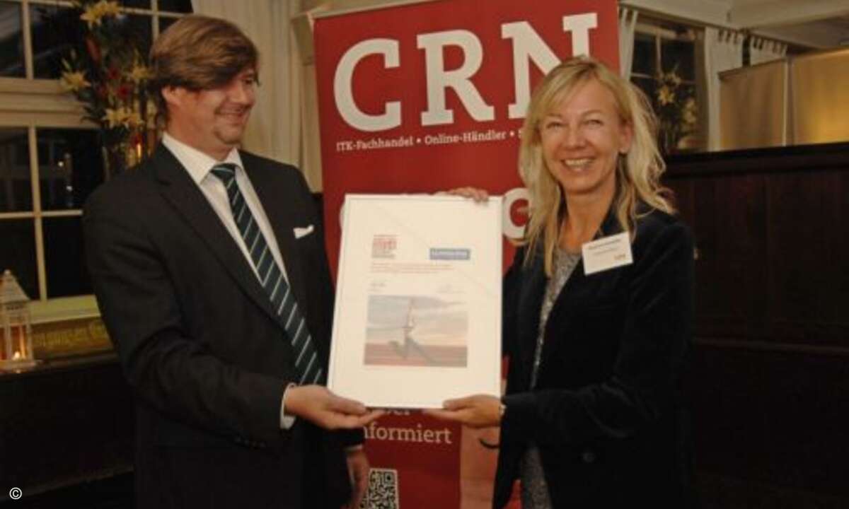 Für Comline nahm Susanne Schaeffer die Urkunde entgegen (Bild: CRN)