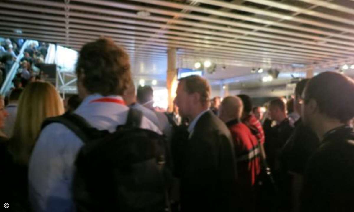 Besucher im Gedränge (Foto: CRN)
