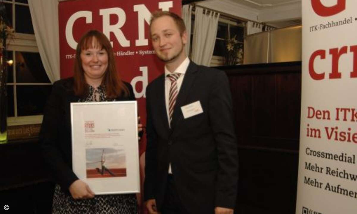 Platz 25: Ebertlang (Note 2,15)
Nadja Krug mit CRN-Redakteur Peter Tischer (Bild: CRN)