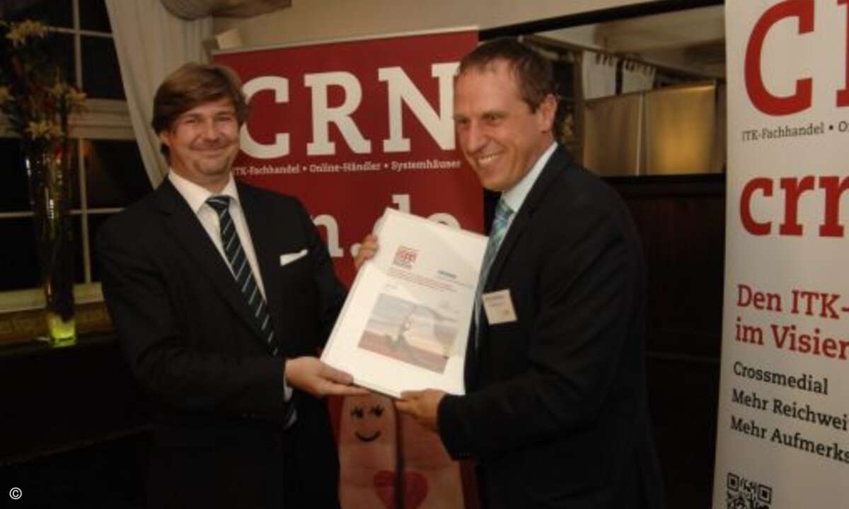 Platz 19: Arrow ECS (Note 2,08)
Samba Schulte (CRN) mit Dirk-Jan Bösinger (rechts) (Bild: CRN)