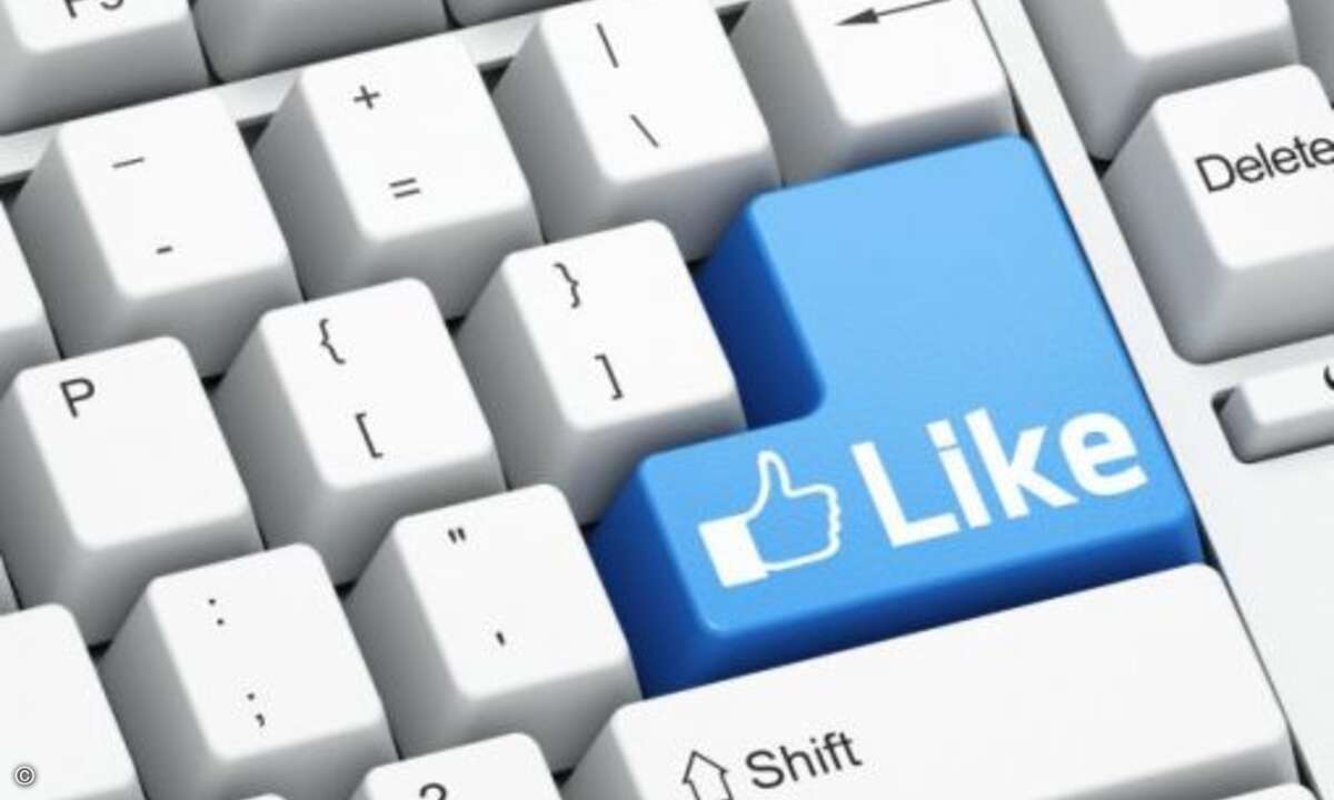 Vorsichtig sein: Ob bei Facebook, Twitter oder per E-Mail – nicht jeder, der sich im Internet als Freund ausgibt, ist auch einer. Oft zielen gefälschte E-Mails oder Social-Media-Profile nur auf wertvolle Daten wie Account-Zugänge ab. Daher sollte man