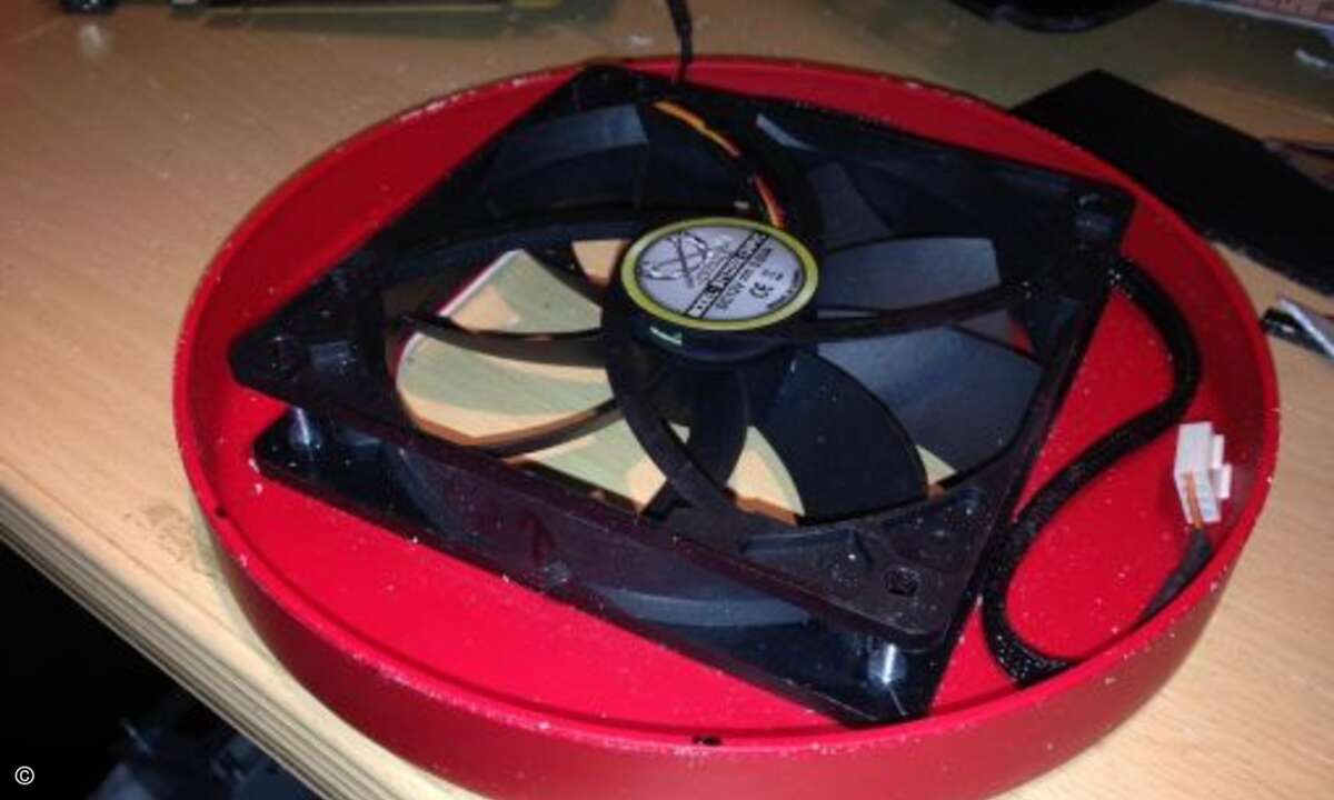 Wie das Original setzt der Modding-Klon auf die Kamin-Kühlung in der Röhre. (Bild: sascha288)