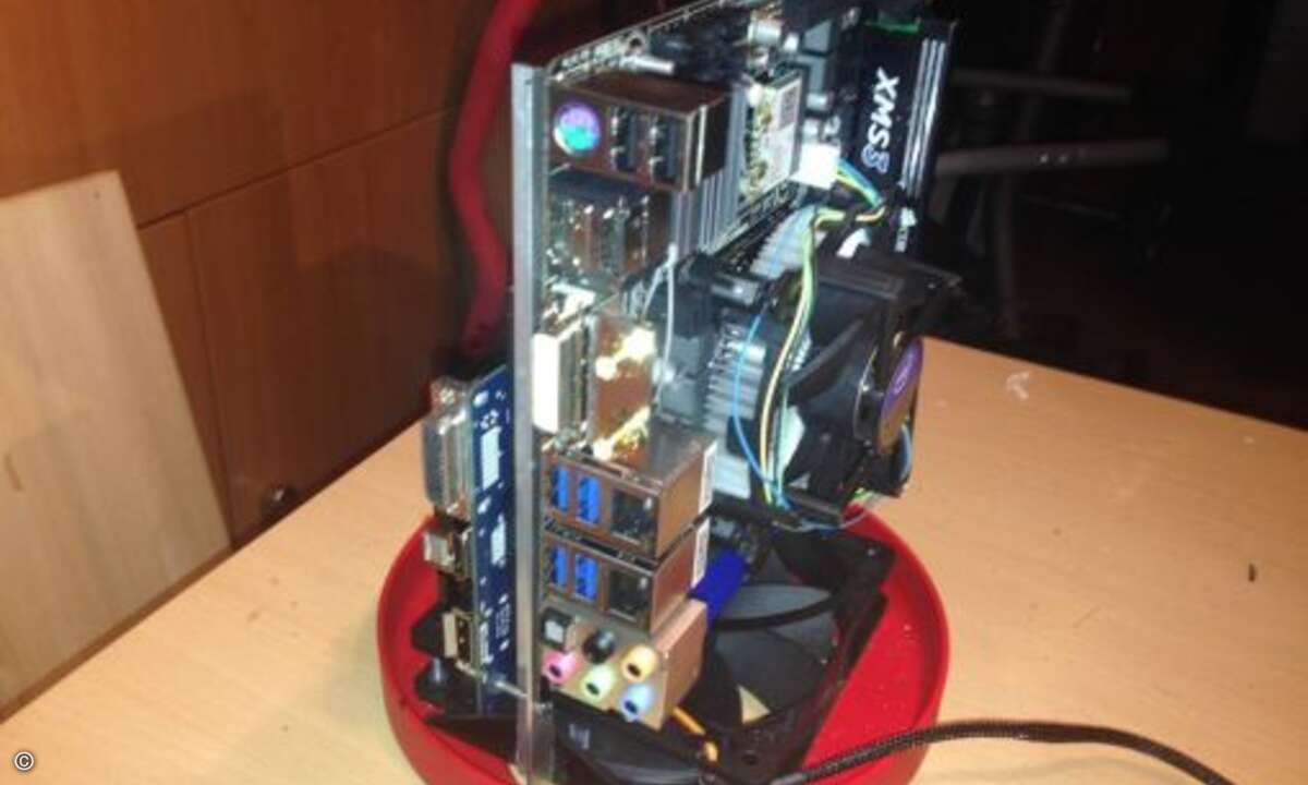 Das Mainboard sitzt. (Bild: sascha288)