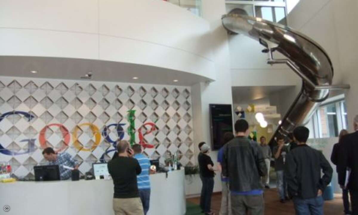 ...und soll ab 2015 insgesamt 287.999 Quadratmeter bieten. Rutschen und andere Spielereien gibt es auf dem Google Campus schon jetzt. (Foto: Google)