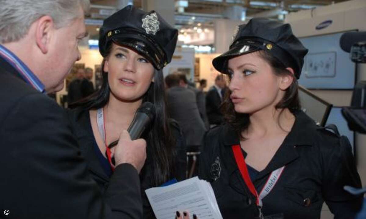 Doch zum Glück konnte CRN-Chefredakteur mit seinem Charme und profunden Channel-Wissen die Situation klären und den vermeintlich bösen Bube wieder frei bekommen. (Bild: CRN)