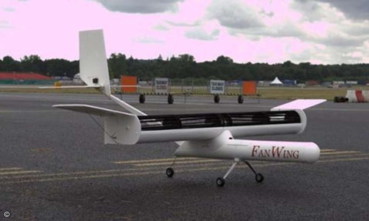Modell-Prototyp auf der Farnborough Air Show im Juli 2010. (Bild: Adrian Mann - FanWing Ltd.)