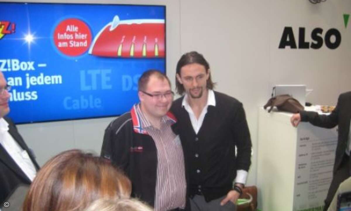Großen Andrang gab es bei der Autogrammstunde von Fußballstar Neven Subotic (Bild: CRN)
