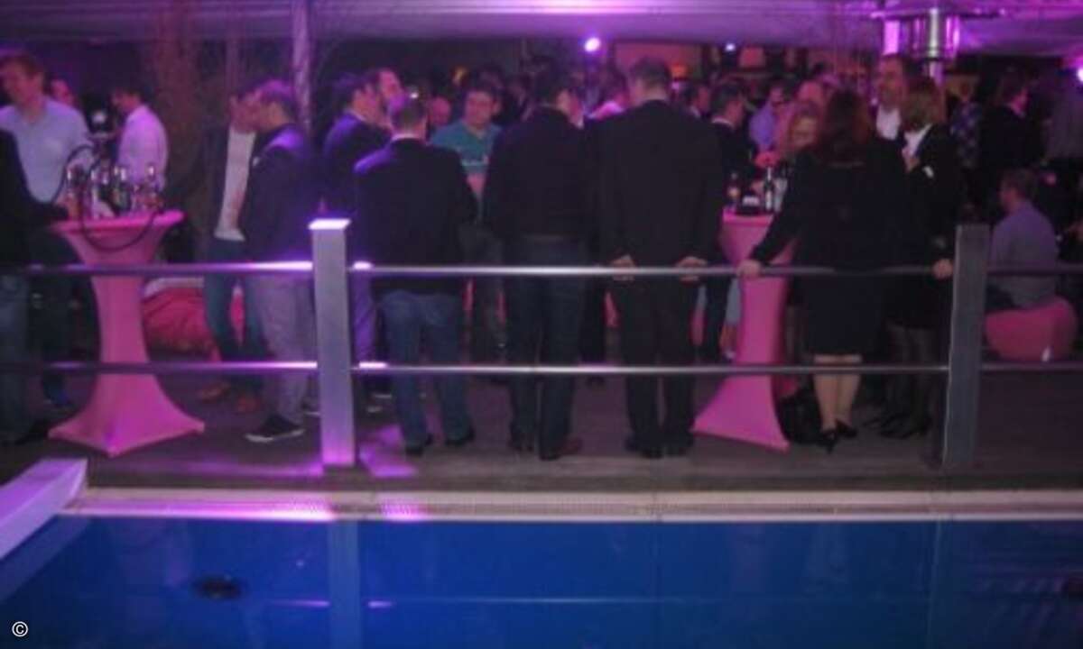 Am Abend ging es es zur Abschlussparty in das Eventcenter Bochum (Bild: CRN)